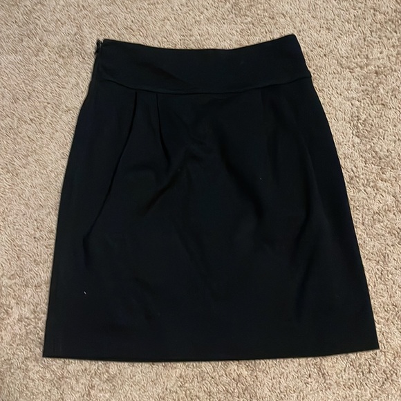 Club Monaco black skirt in excellent condition! - Picture 2 of 4